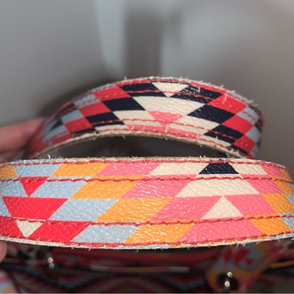 Guess Purse - Picture 5 of 8